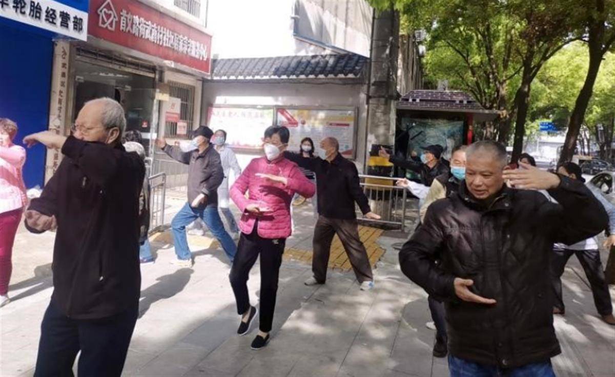 kaiyun网站每周2次定期进社区筛查这项服务受老人欢迎