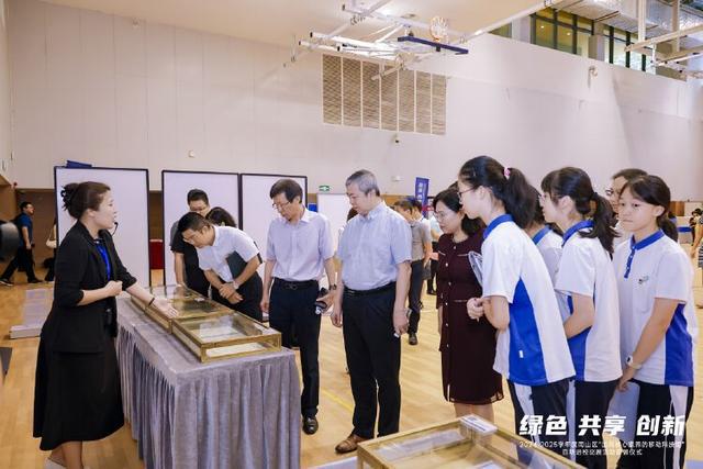 率先探索科技教育与核心素养融合新路径 南山区“面向核心素养的移动科技馆”百场进校巡展活动启航(图2)