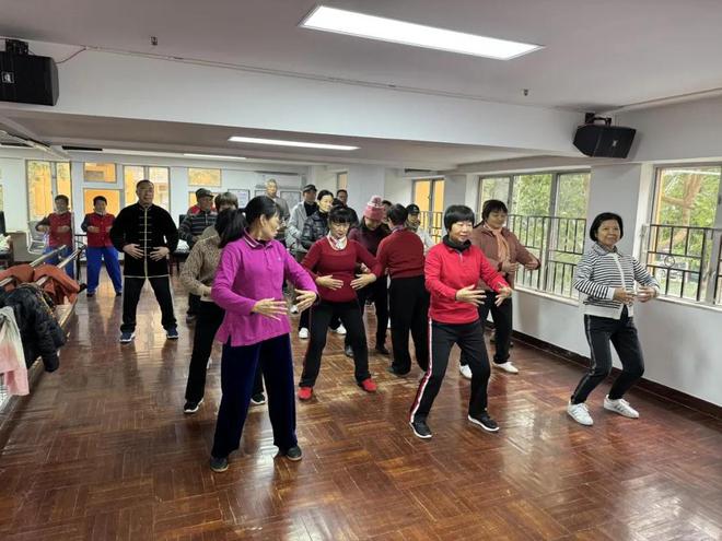 凌晨两点一位老人打了40个电话(图4)
